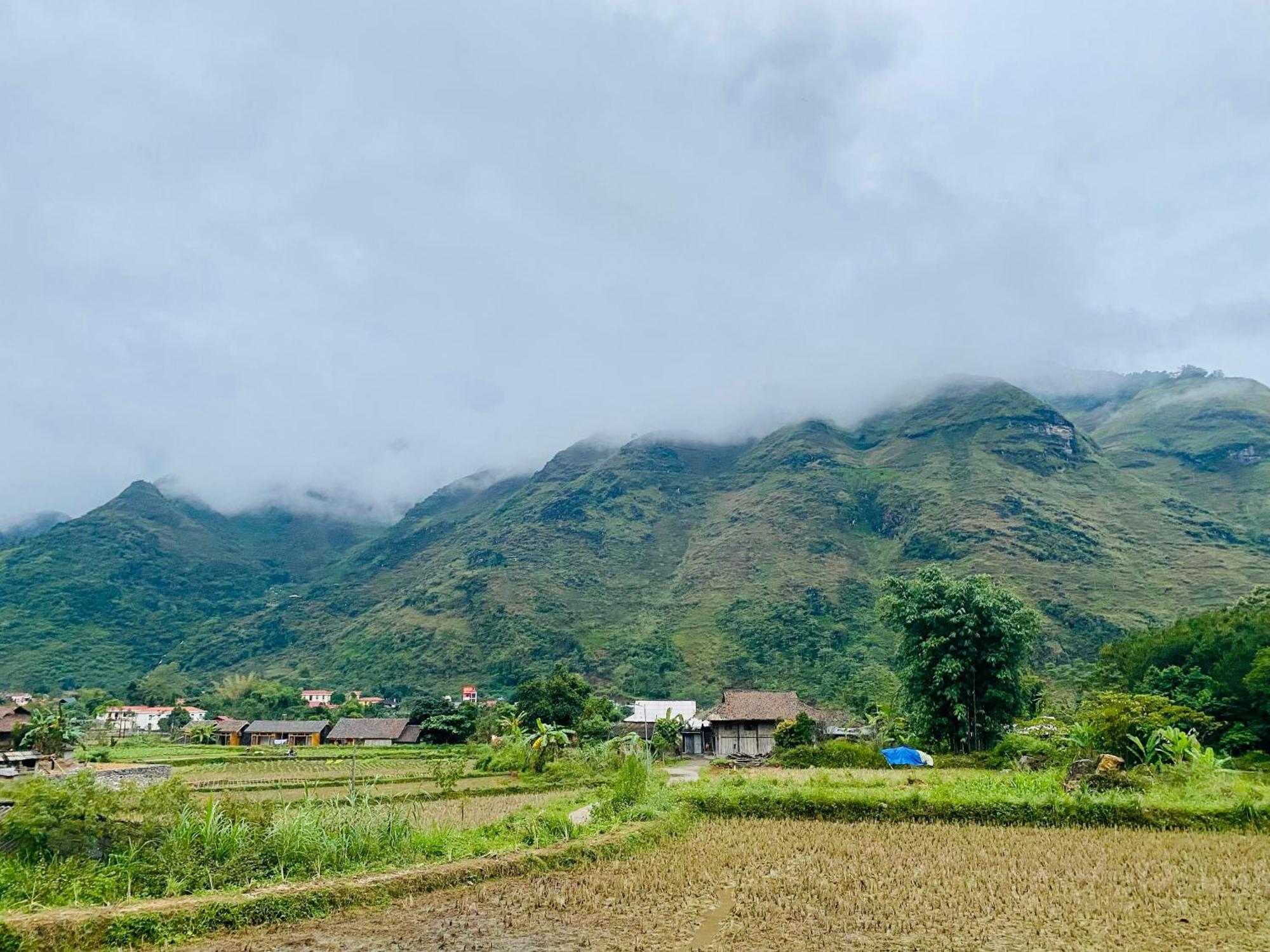 Du Gia Field View Homestay Làng Cac 외부 사진