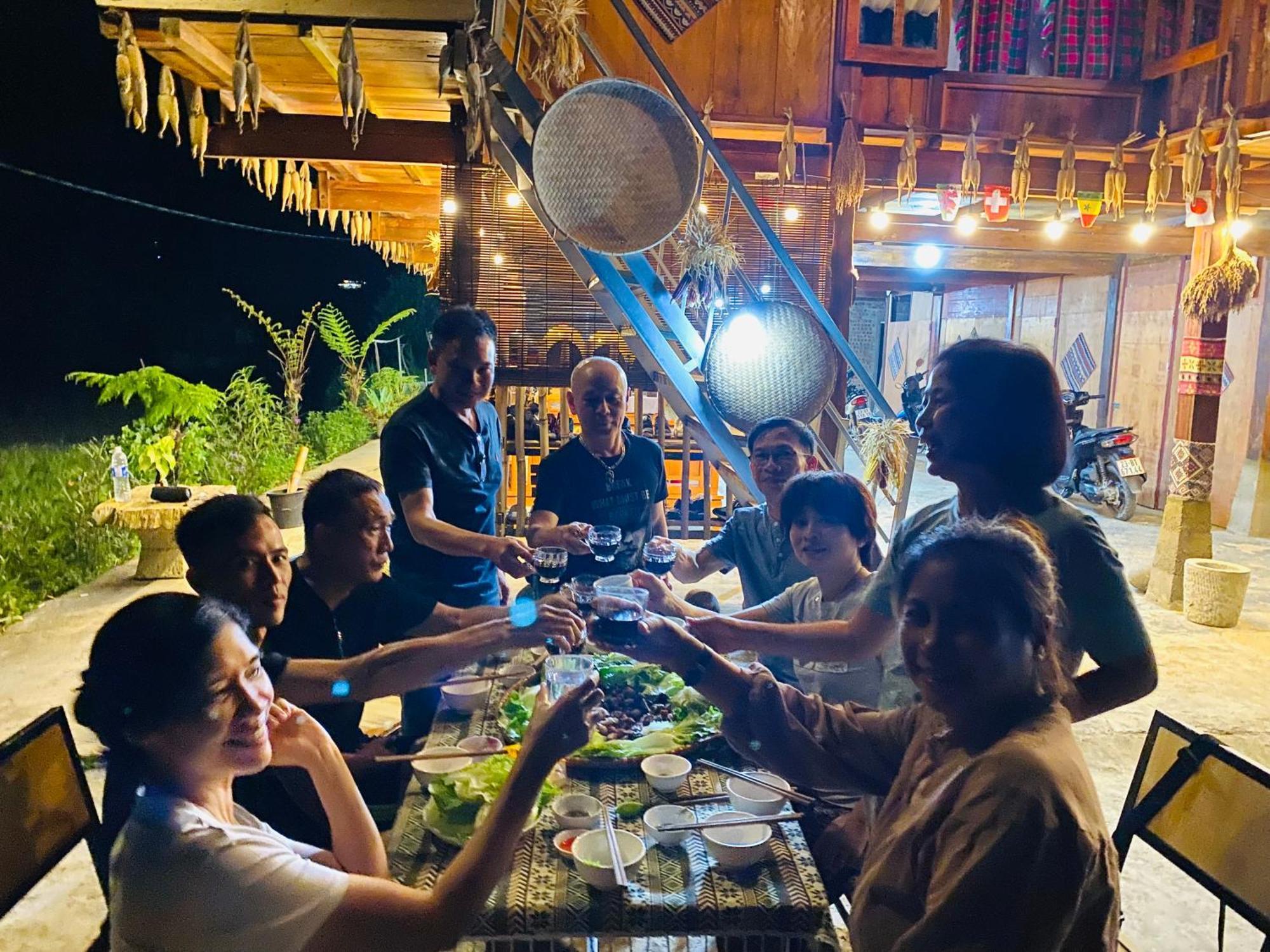 Du Gia Field View Homestay Làng Cac 외부 사진