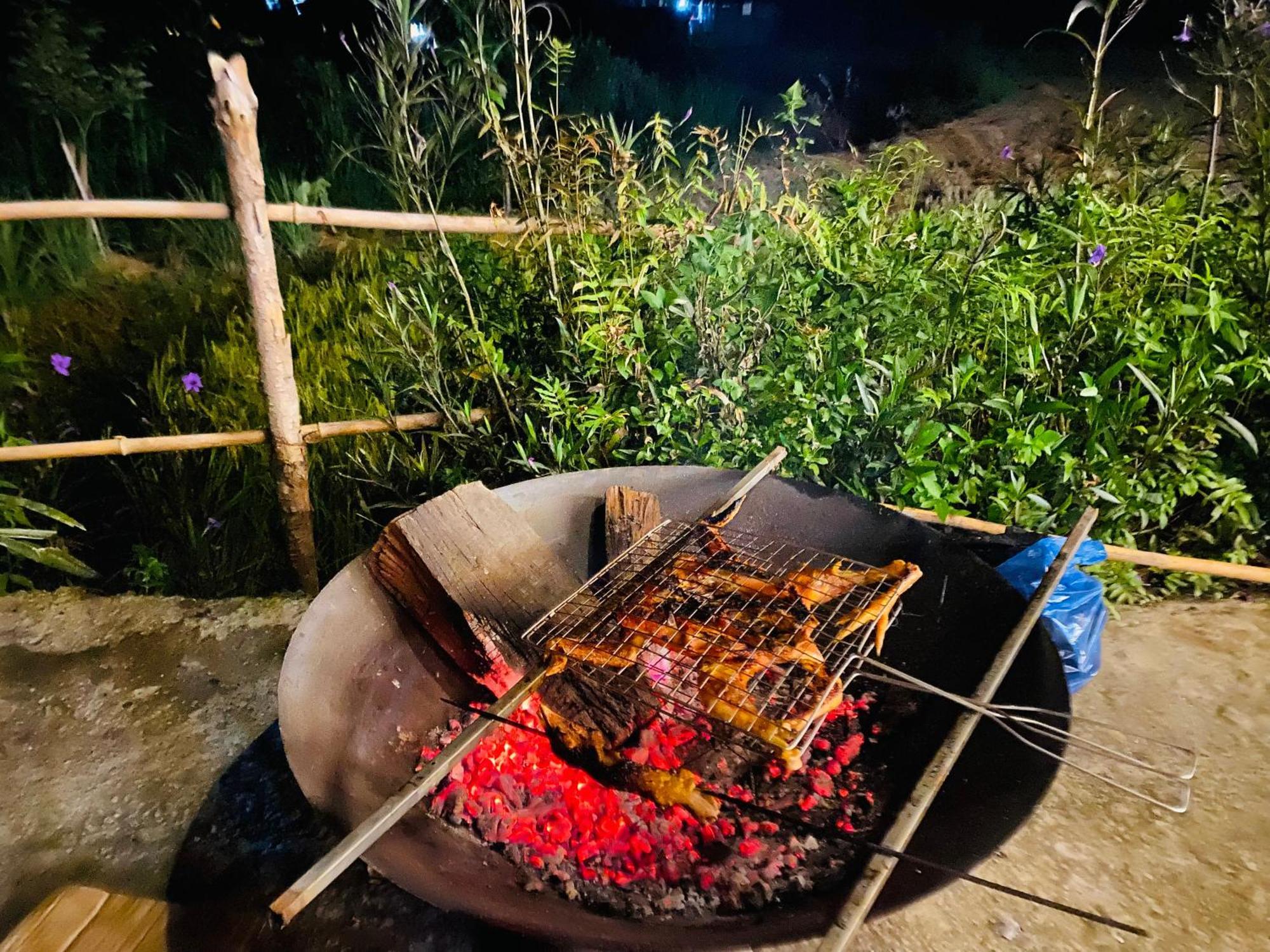 Du Gia Field View Homestay Làng Cac 외부 사진