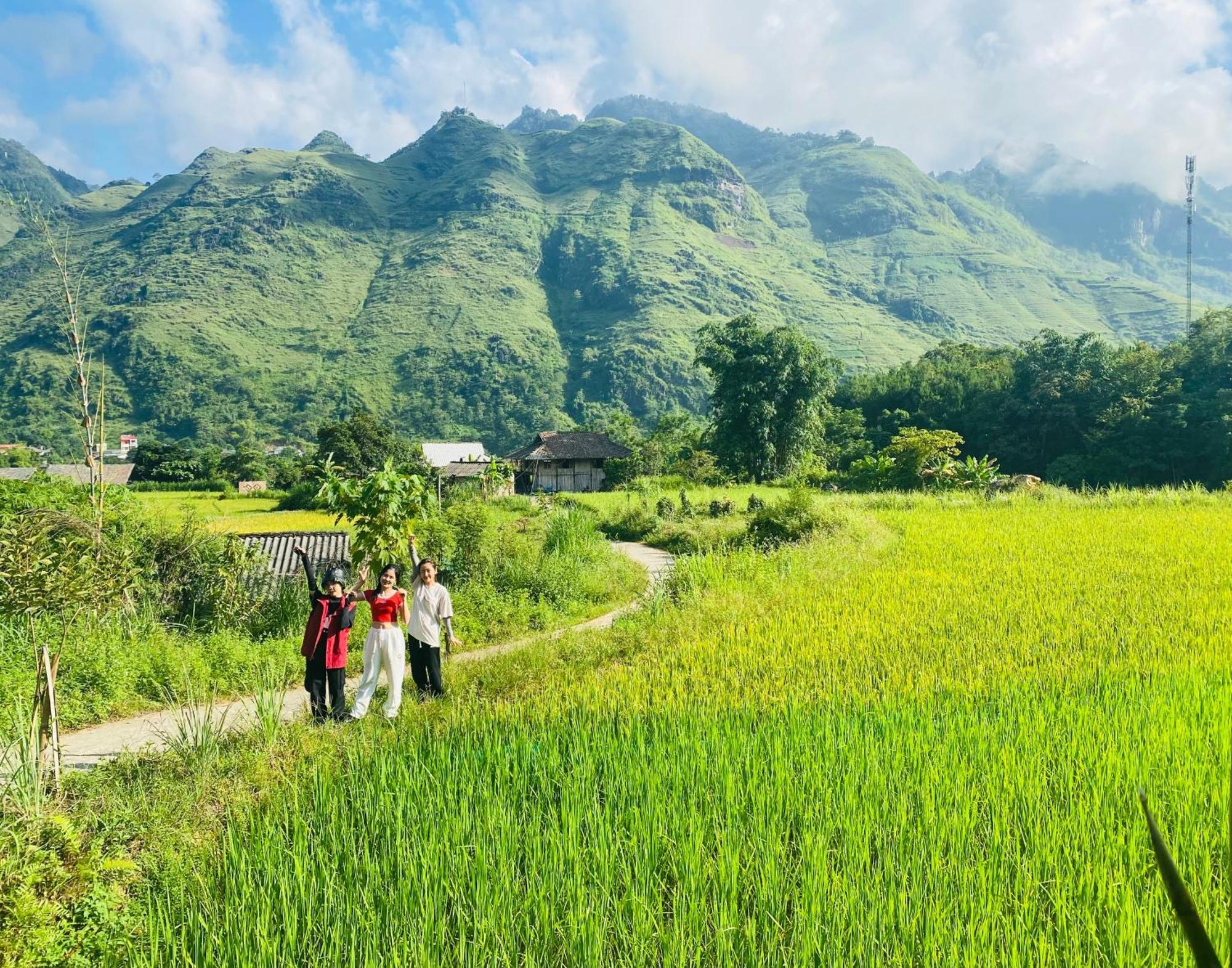 Du Gia Field View Homestay Làng Cac 외부 사진