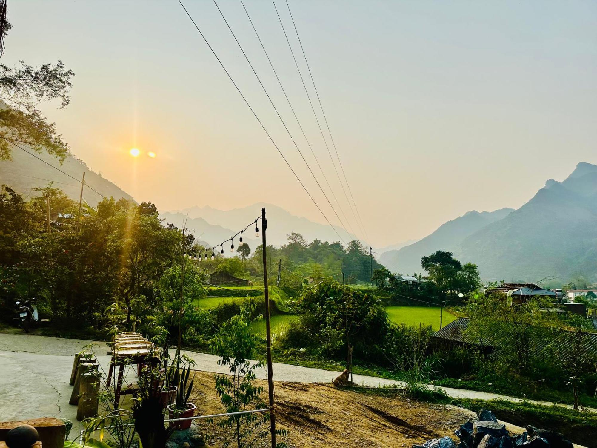 Du Gia Field View Homestay Làng Cac 외부 사진