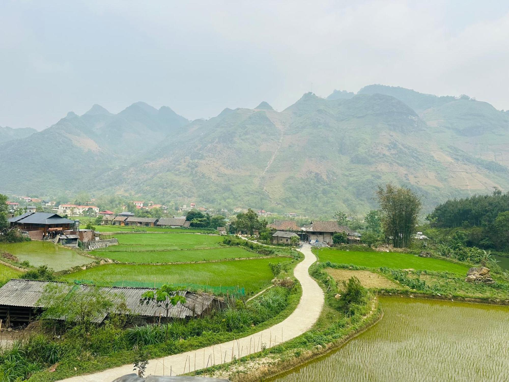 Du Gia Field View Homestay Làng Cac 외부 사진
