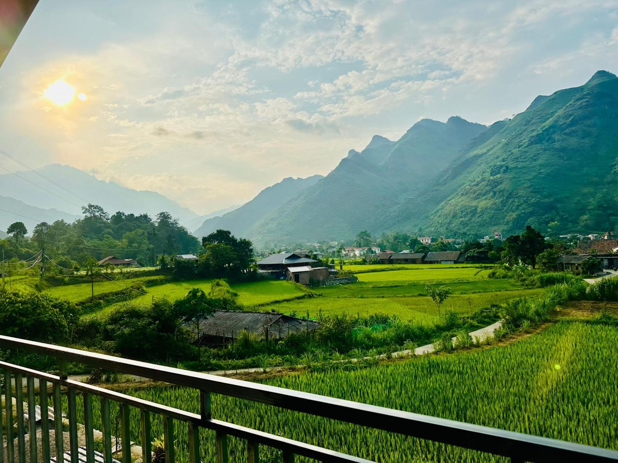 Du Gia Field View Homestay Làng Cac 외부 사진