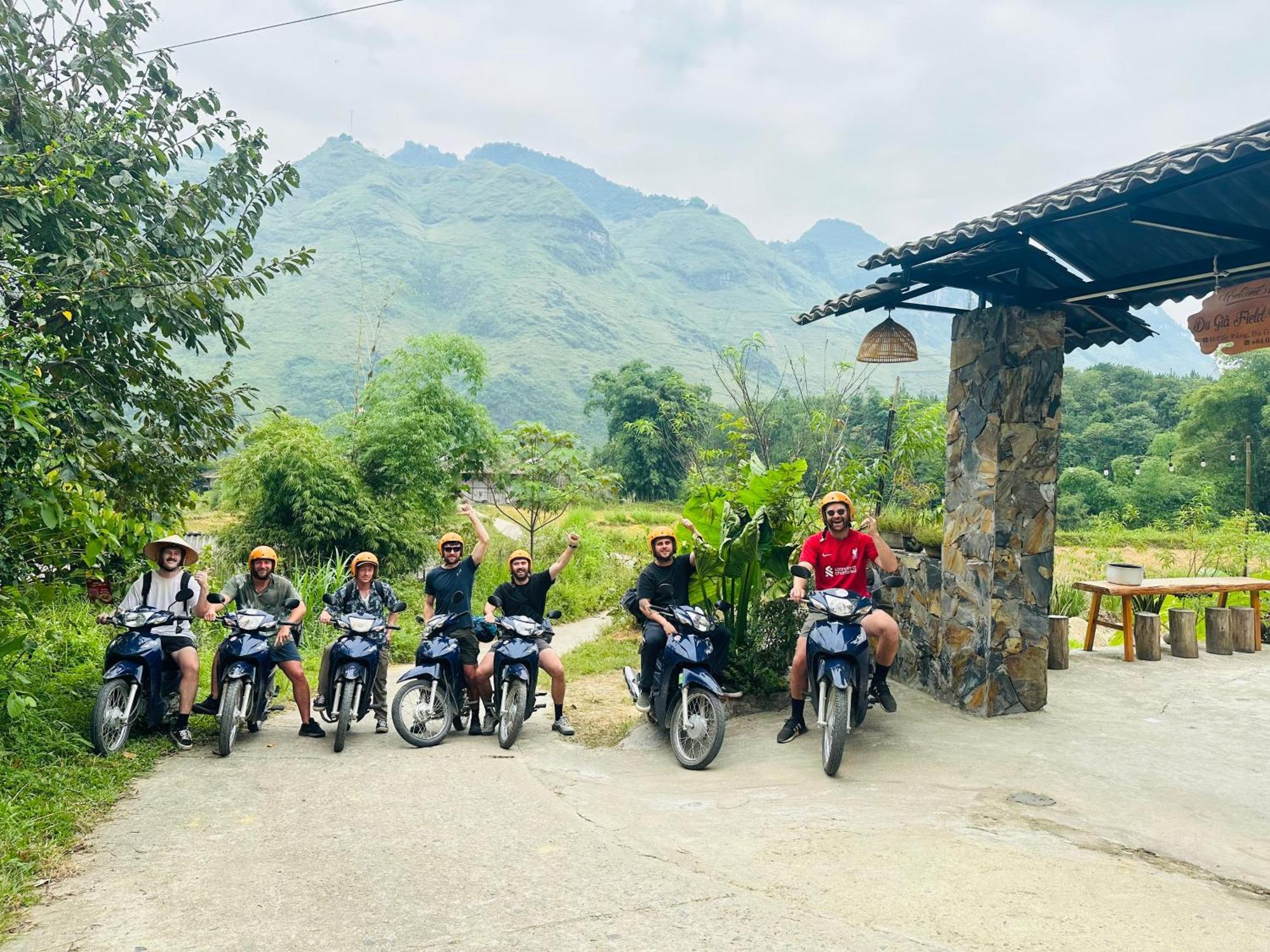 Du Gia Field View Homestay Làng Cac 외부 사진